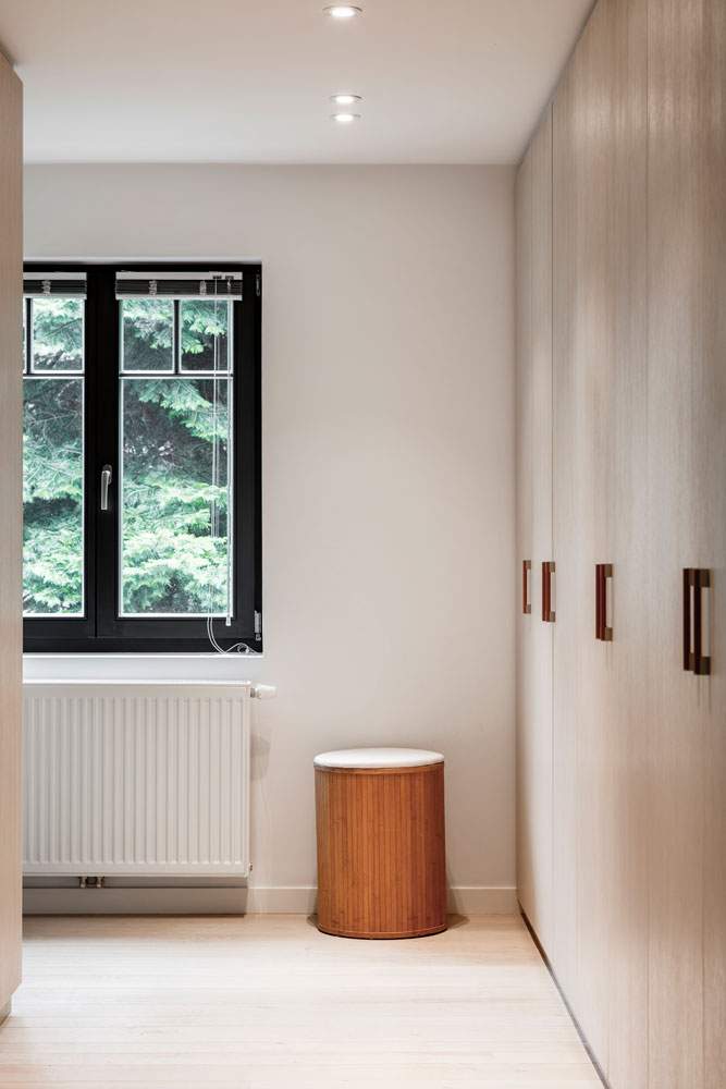 zwart houten raam modern