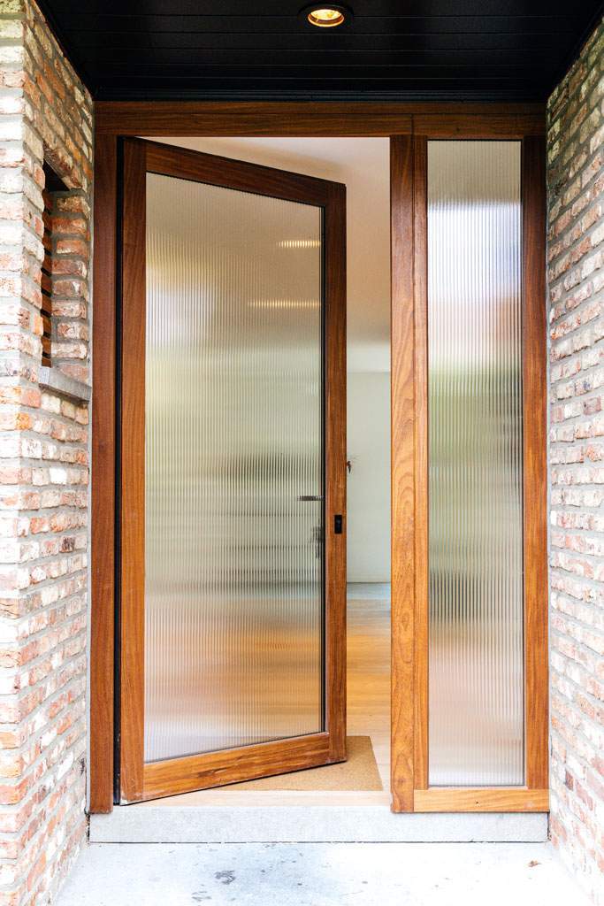 moderen houten deur
