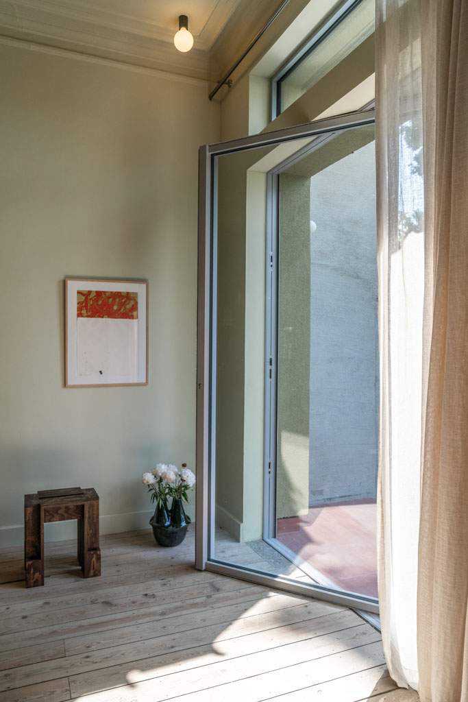 pivoterend raam met slanke raamprofielen